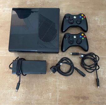 Xbox 360 E + 2 ovládače + 13 hier - 2