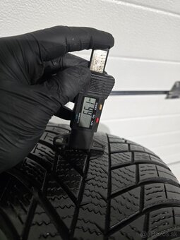 Celoročné Pneu Nexen 235/55 R17 - 2