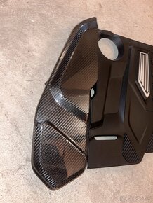 BMW f90 M5 kryt motora - 2