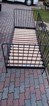 Predám kovovú postel 200 x 90 bez matracu - 2