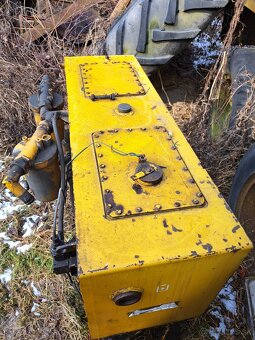 Hydraulická nádrž - 2