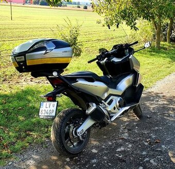 Predám Hondu Forza 750 - 2