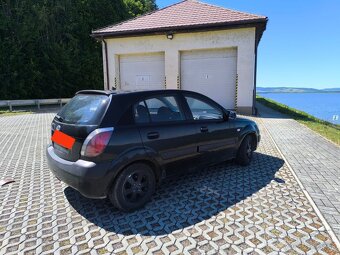 Kia Rio - 2