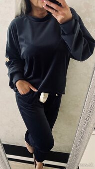 Damska talianska velurova suprava navy - 2