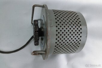 MEZ regulátor napätia RT4 . - 2