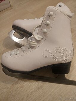 Dievčenske korčule na ľad - 2