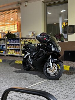 Honda VFR 800 - 2