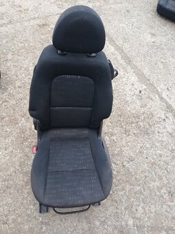 Mitsubishi Colt CZ3 - sedačky - 2