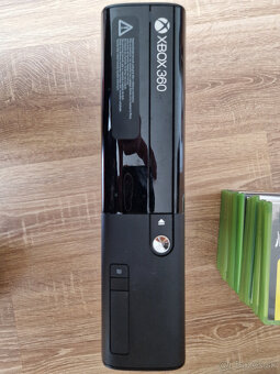 Xbox 360 E + Hry - 2