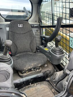 Smykový nakladač CAT 299D2 XHP (2018) pouze 390 mth - 2