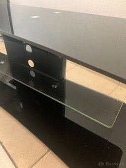 Stolík pod TV - 2