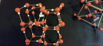 Chemický model-guľôčkové modely molekul - 2