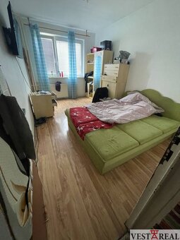 Na predaj priestranný 3-izbový byt s balkónom- 82m2 Šaľa - 2