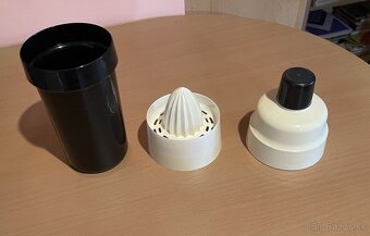 retro plastový shaker - 2