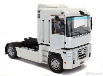 1:18 Renault Magnum Phase II 2001 - Z-models - 2