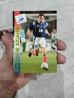 Predám komplet sériu futbalových kartičiek FRANCE 98 - 2