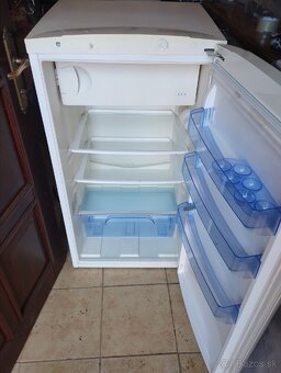 Chladnička CALEX cbm 190 - 2