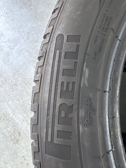 Predám zimné 235/50 R18 PIRELLI - 2