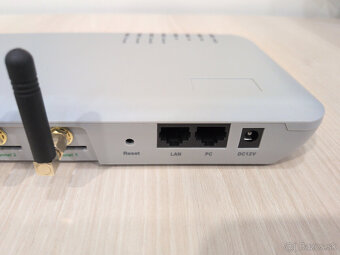 VoIP GSM brána na 4 SIM - 2