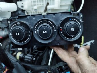 Peugeot 308 kurenie - 2