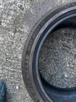 Predám pneumatiky Michelin 255/40 R20 letné 4ks - 2