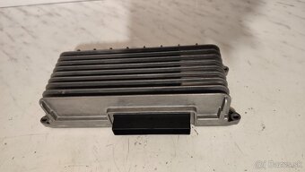 Zosilňovač 8T0035223AB - 2