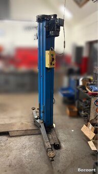 Dvojstlpovy zdvihak - 2