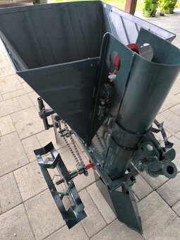 Sadzač zemiakov - 2