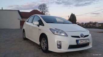 Toyota prius hybrid - 2