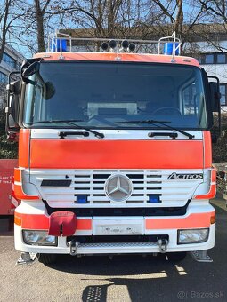 Predáme nosič kontajnerov MB Actros, 6x4 - 2