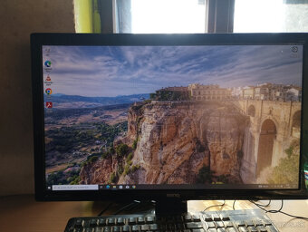 na predaj mini pc + monitor a prislušenstvo - 2