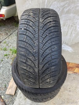 Pneu 225/40 R18 - 2