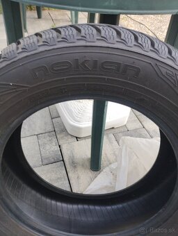 Predám zimné pneumatiky Nokian 225/60 R17 - 2