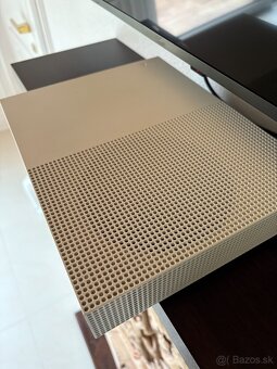 Predám Xbox One S - 2