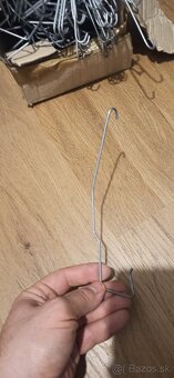 Predam univerzalne uchytky na skridlu - 2