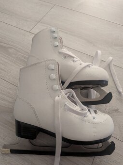 Dievcenske korčule - 2