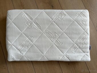 Antirefluxny ortopedicky vankus pre babatka - 2