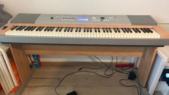 Digitálny klavír Yamaha DGX 620 - 2