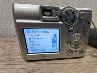 Nikon coolpix E5600 - 2