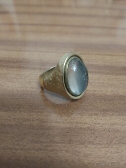 Pánsky prsteň zo žltého kovu - 2