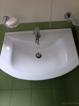 Umývadlo so skrinkou a batériou - 2