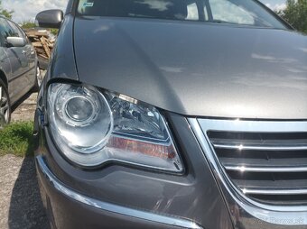 Predné svetlá Touran facelift - 2