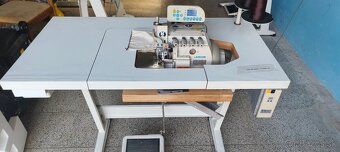 Průmyslový automatický 4 nitný overlock Jack JK-904E - 2