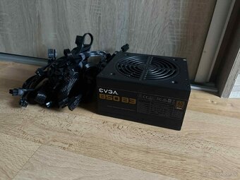 plne-modulárny zdroj EVGA 850 B3 (80+ Bronze 850W) - 2