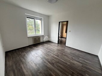 PREDAJ: 3i byt s dvoma balkónmi; 63,6 m2; Zvolen-Centrum; 16 - 2