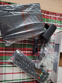 Digitálny HD satelitní prijímač s čítačkou kariet - 2