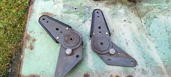 Pánty na sedačku škoda 105 120 - 2