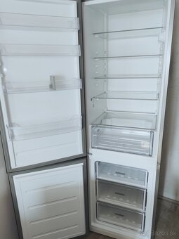Predám chladničku Whirlpool 200cm - 2