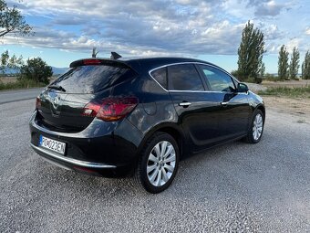 Opel Astra 1.6b 2013 - 2
