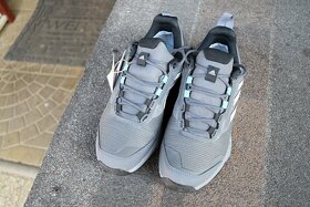 Turistické topánky Adidas EASTRAIL 2 R.RDY W - nové- 39,5 - 2